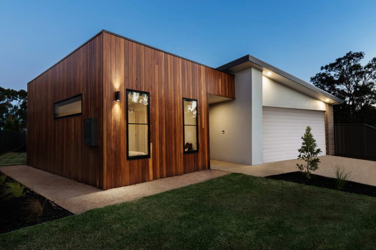 A beautifully designed modern 1 storey home with a spacious floor plan and elegant exterior. 1 storey home